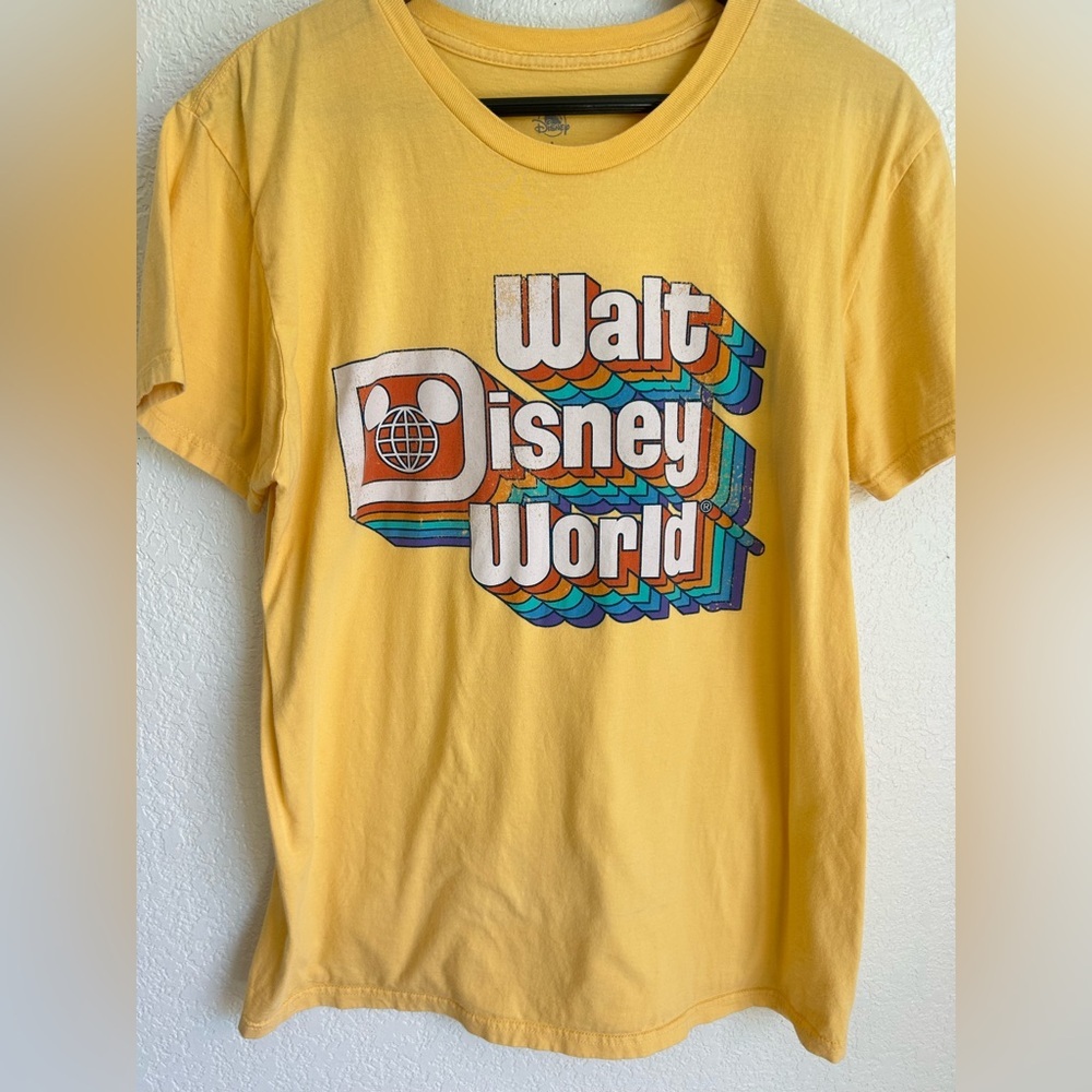 Disney Yellow Walt Disney World Tee size Large